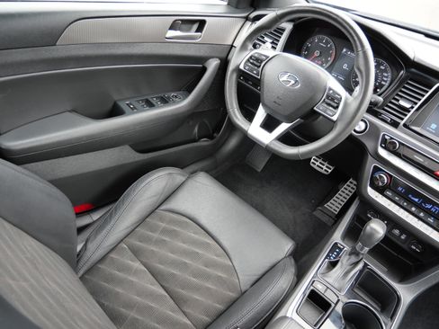 Used 2019 Hyundai Sonata Sport image 9