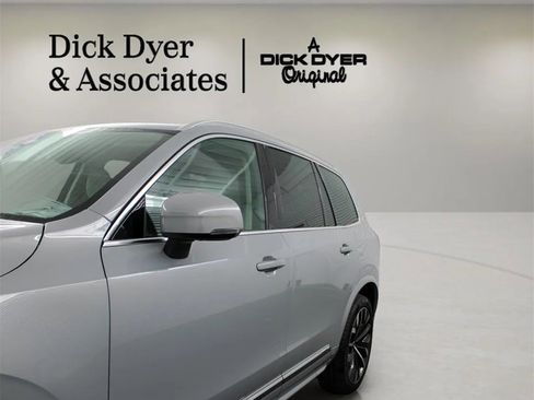 New 2026 Volvo XC90 B6 Ultra image 3