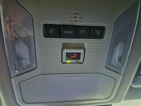 New 2025 Toyota RAV4 XLE image 30