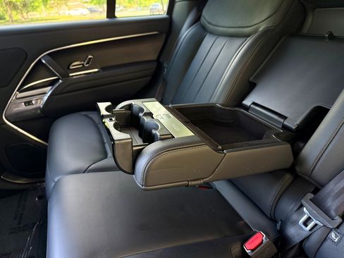 Used 2025 Land Rover Range Rover SE AWD/4WD image 20