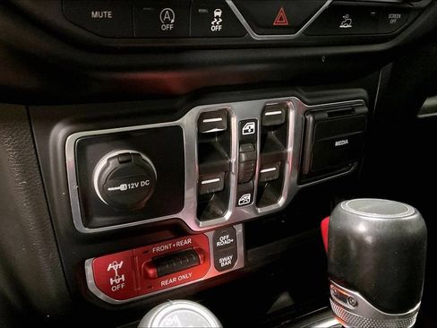 Used 2020 Jeep Gladiator Rubicon w/ Dual Top Group AWD/4WD image 28