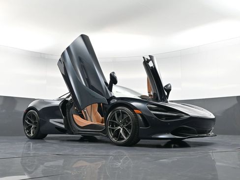 Used 2020 McLaren 720S Spider image 36