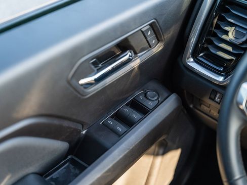 Used 2024 GMC Canyon Elevation w/ Convenience Package image 27