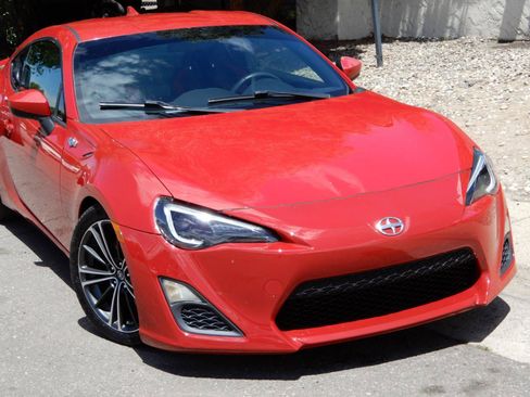 Used 2015 Scion FR-S RWD image 2