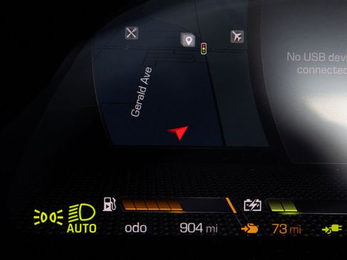 Used 2023 Ferrari SF90 Spider image 38