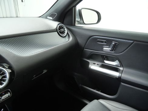 Certified 2025 Mercedes-Benz GLA 250 4MATIC image 20