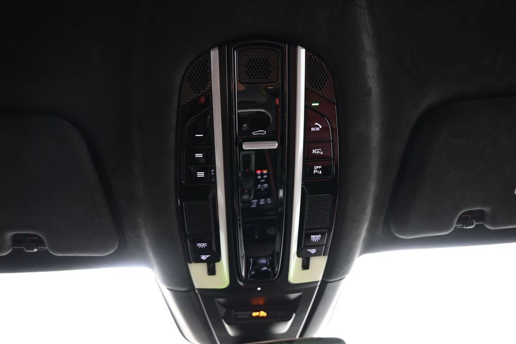 Used 2023 Porsche Cayenne GTS AWD/4WD image 30