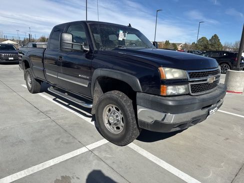 Used 2006 Chevrolet Silverado 2500 LT w/ Onstar Plus Package image 3