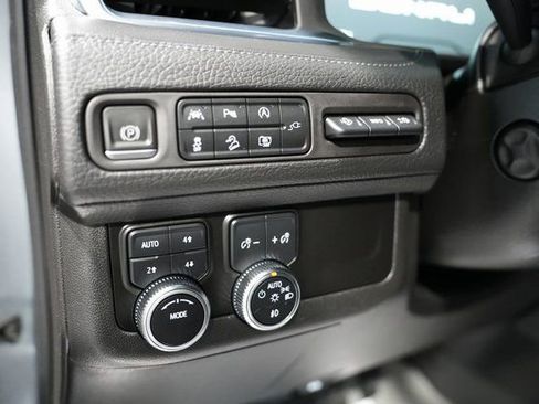 Used 2022 GMC Yukon Denali image 15