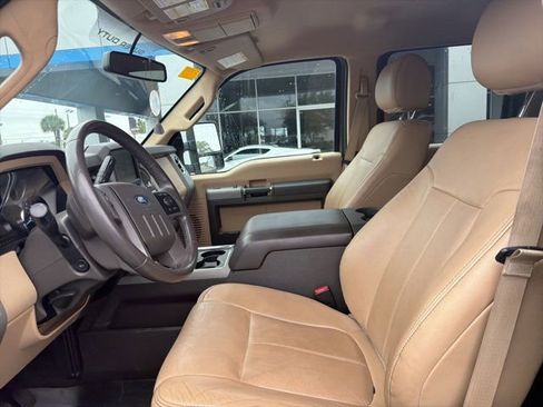 Used 2016 Ford F250 Lariat w/ Lariat Interior Package image 7