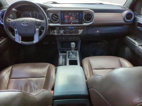 Used 2017 Toyota Tacoma Limited image 21