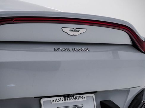 Used 2020 Aston Martin V8 Vantage Coupe image 12