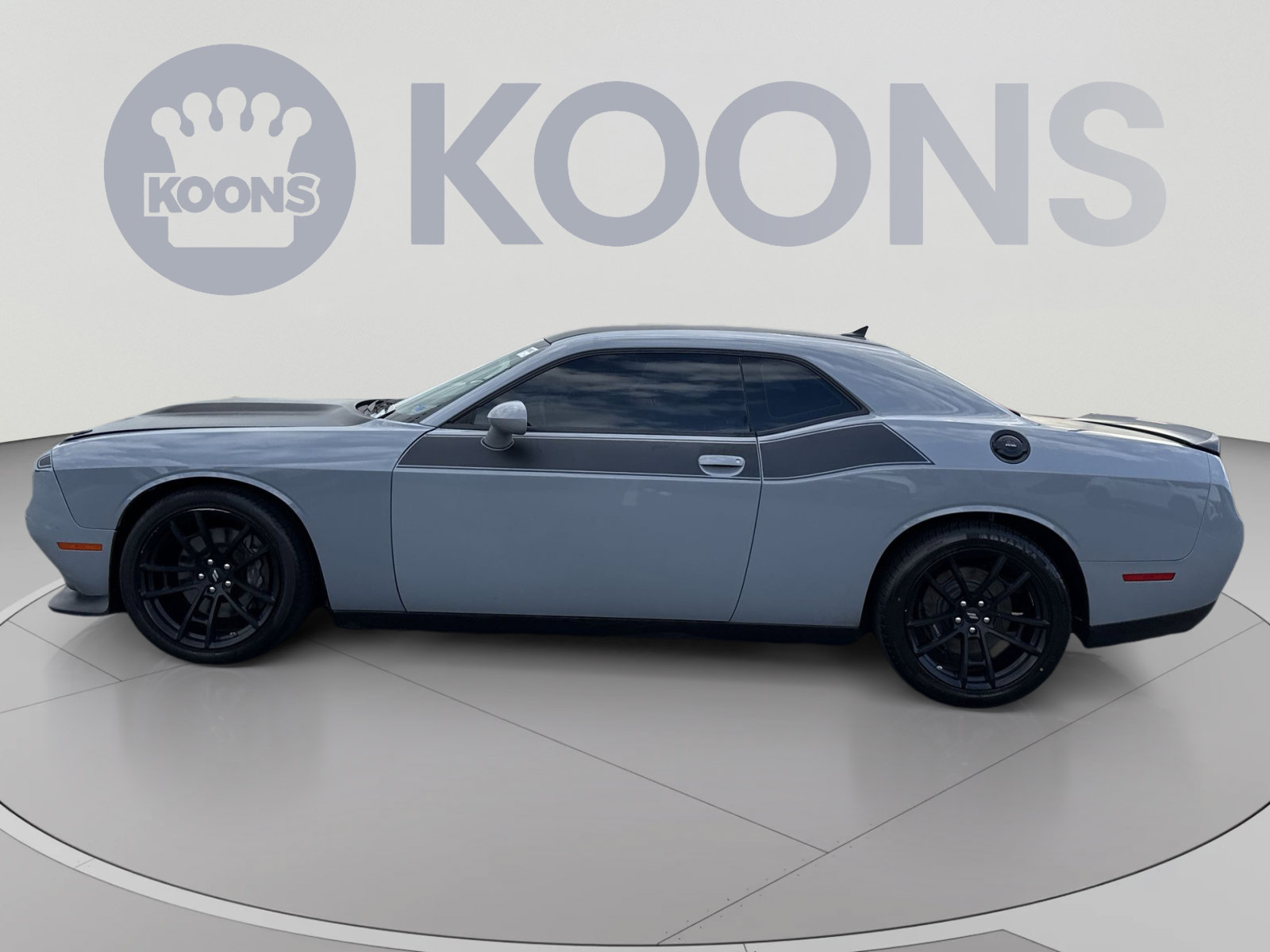 Used 2021 Dodge Challenger R/T Scat Pack w/ T/A Package RWD image 2