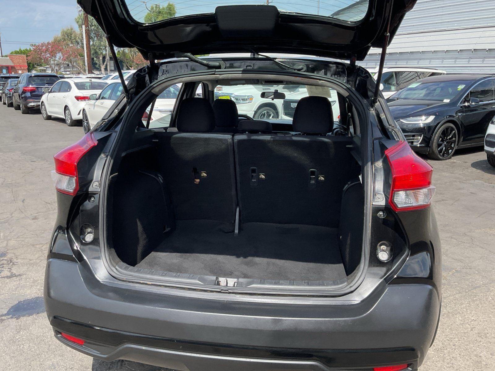 Used 2018 Nissan Kicks S FWD image 26