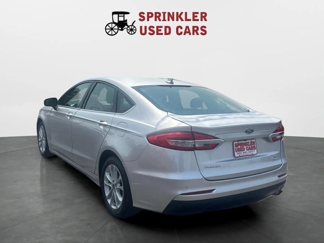 Used 2019 Ford Fusion SE FWD image 6