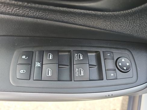 Used 2022 Jeep Cherokee Latitude Lux FWD image 26