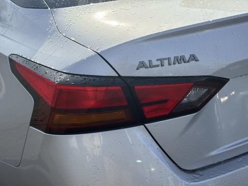 Used 2023 Nissan Altima 2.5 S FWD image 12