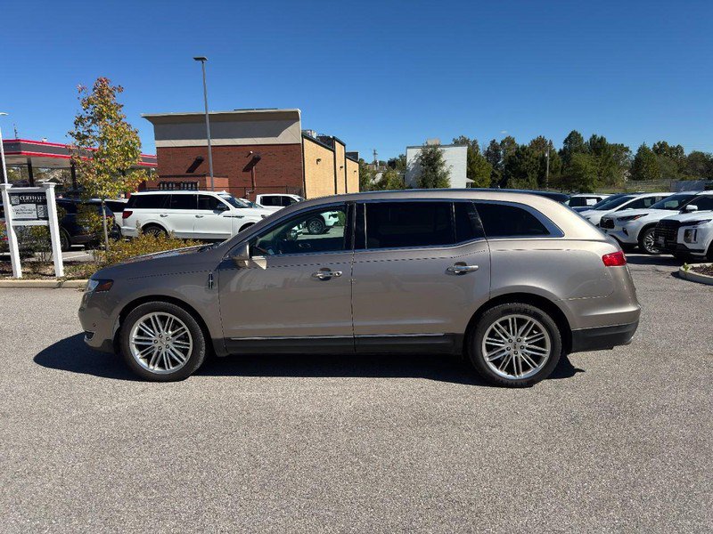 Used 2019 Lincoln MKT AWD image 8