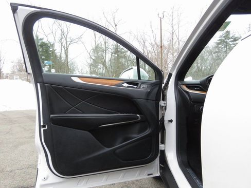 Used 2017 Lincoln MKC Select w/ Select Plus Package image 6