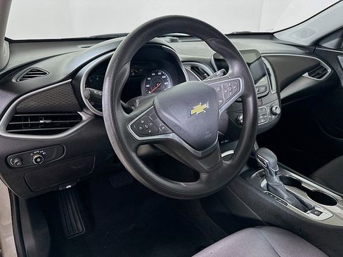 Used 2023 Chevrolet Malibu LT image 9