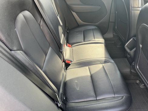 Used 2020 Volvo XC40 T5 Momentum AWD/4WD image 36