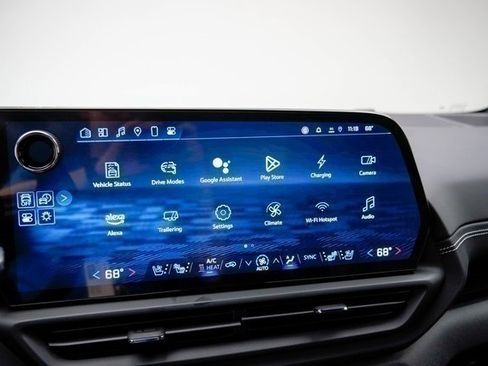 New 2025 Chevrolet Silverado EV LT image 27