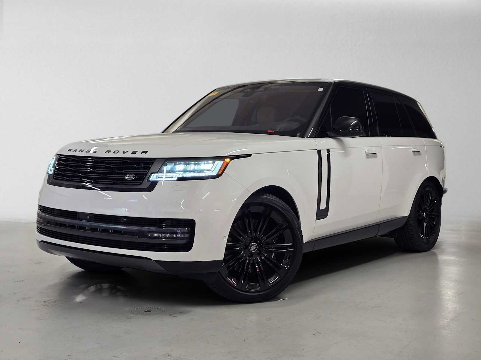 Used 2023 Land Rover Range Rover Autobiography AWD/4WD image 1