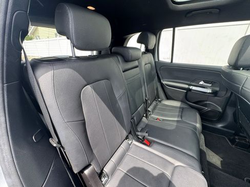 Used 2020 Mercedes-Benz GLB 250 4MATIC image 37