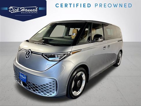 Certified 2025 Volkswagen ID. Buzz Pro S RWD image 1