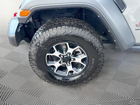 Used 2022 Jeep Wrangler Unlimited Rubicon AWD/4WD image 35