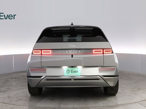 Used 2024 Hyundai Ioniq 5 Limited image 13