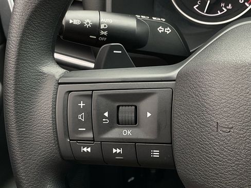 Used 2025 Nissan Rogue S image 23