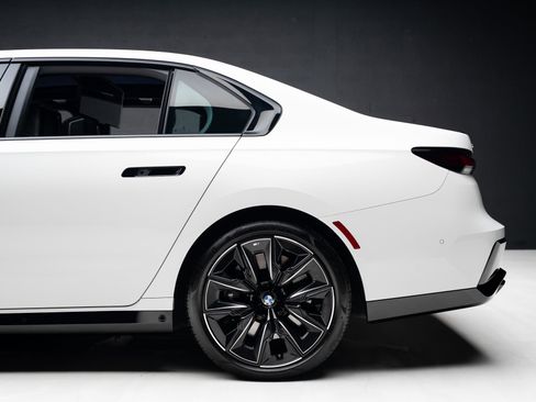 Used 2024 BMW 760i xDrive image 20