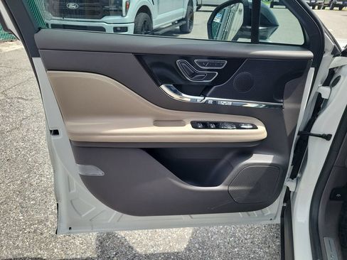 Used 2024 Lincoln Corsair FWD image 20