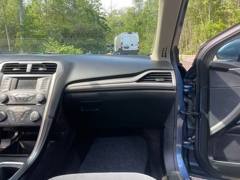 Used 2018 Ford Fusion S FWD image 28