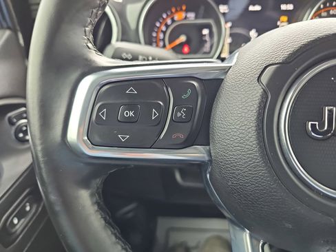 Used 2021 Jeep Wrangler Unlimited Sahara AWD/4WD image 20
