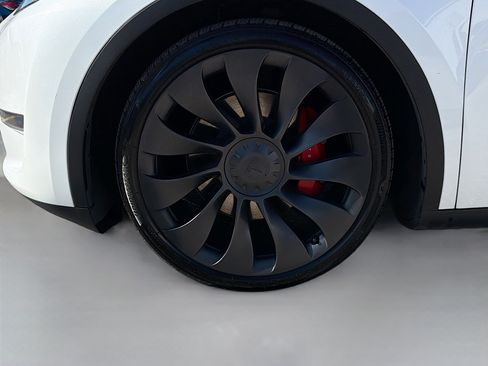 Used 2023 Tesla Model Y Performance AWD/4WD image 40