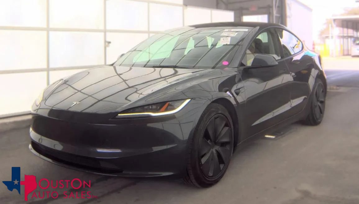 Used 2024 Tesla Model 3 Standard Range RWD image 1