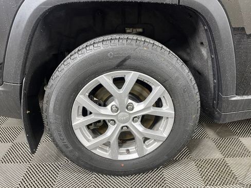 Used 2023 Jeep Grand Cherokee L Limited AWD/4WD image 12