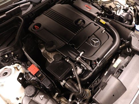 Used 2014 Mercedes-Benz SLK 250 image 21