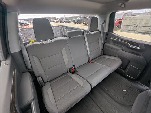 New 2026 GMC Sierra 1500 SLE image 17