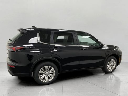 New 2026 Mitsubishi Outlander ES image 2