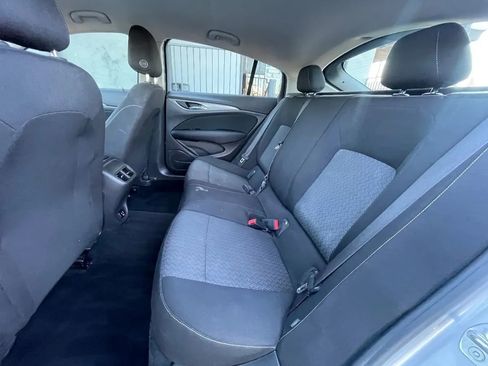 Used 2018 Buick Regal Preferred FWD image 15