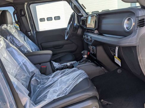 New 2026 Jeep Wrangler Unlimited Sahara AWD/4WD image 27