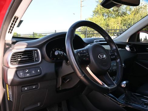 Used 2017 Kia Sorento SX FWD image 16