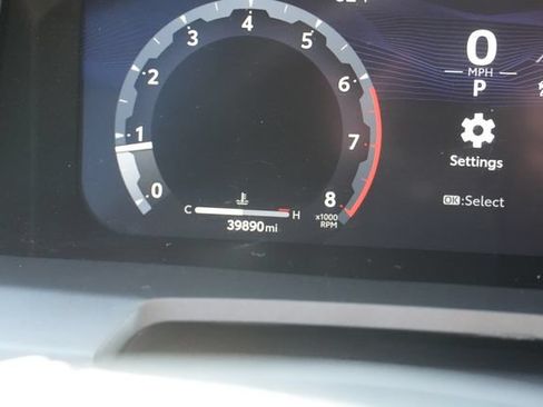 Used 2024 Toyota Tacoma TRD Off-Road AWD/4WD image 28