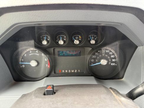 Used 2015 Ford F250 XL w/ Power Equipment Group image 15