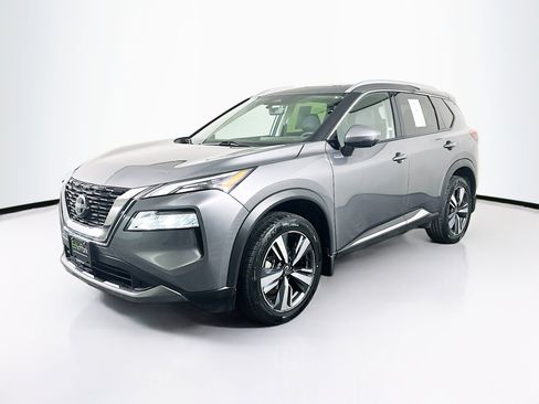 Used 2023 Nissan Rogue SL image 3