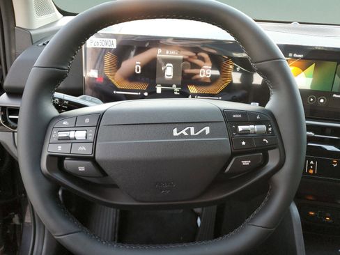 New 2026 Kia Sportage LX w/ LX Convenience Package AWD/4WD image 17