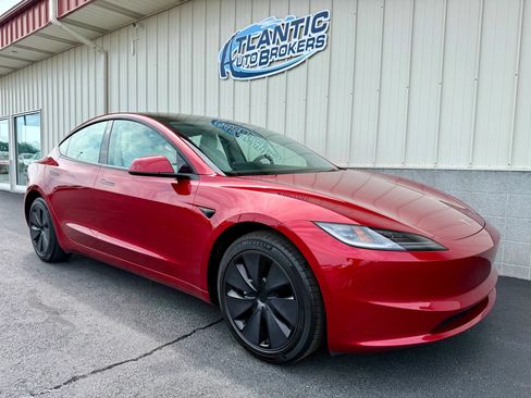 Used 2025 Tesla Model 3 Long Range RWD image 3